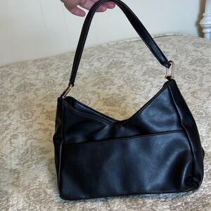 Elegant Black Leather Shoulder Bag